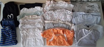 Lot de 23 vêtements garçon/fille de 3 mois à 3 ans