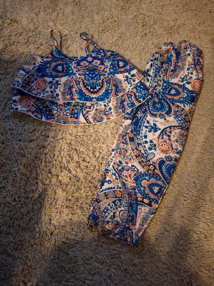 Magnifique ensemble pantalon taille haute et croc top très bonne état fille 6 ans shein Multicolore - photo numéro 3