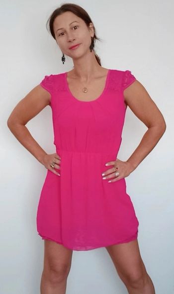 Robe rose dis ouvert dentelle