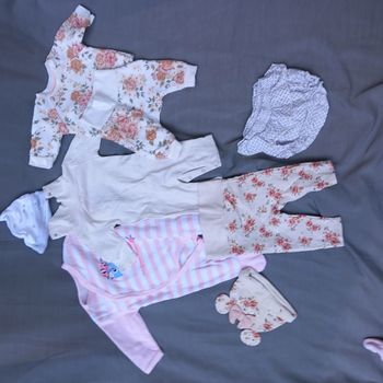 Lot de 8 articles fille 1 mois
