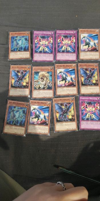 Lot de 12 cartes Yu-Gi-Oh