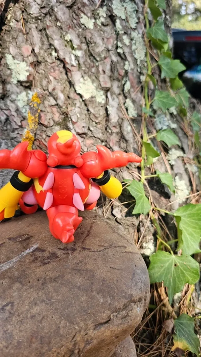Super grande figurine Pokemon Nintendo maganon - photo numéro 4