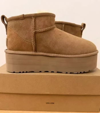 UGG Classic Mini taille 40