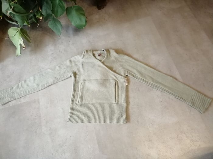 Pull avec capuche kaki avec poche devant Taille 2 soit 12-14 ans tout doux Spot - photo numéro 2