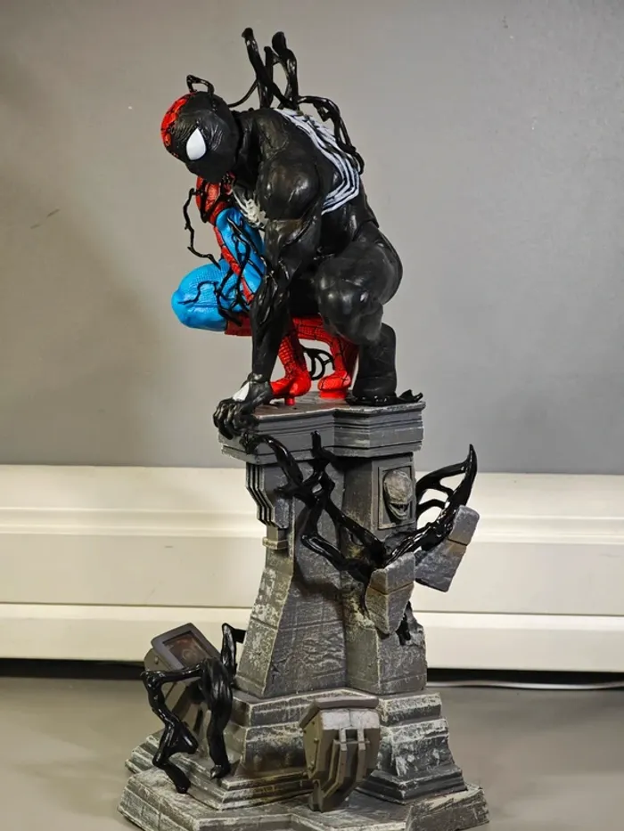 Figurine Spider-Man X Venom veilleuse 37cm neuve sans boîte - photo numéro 2