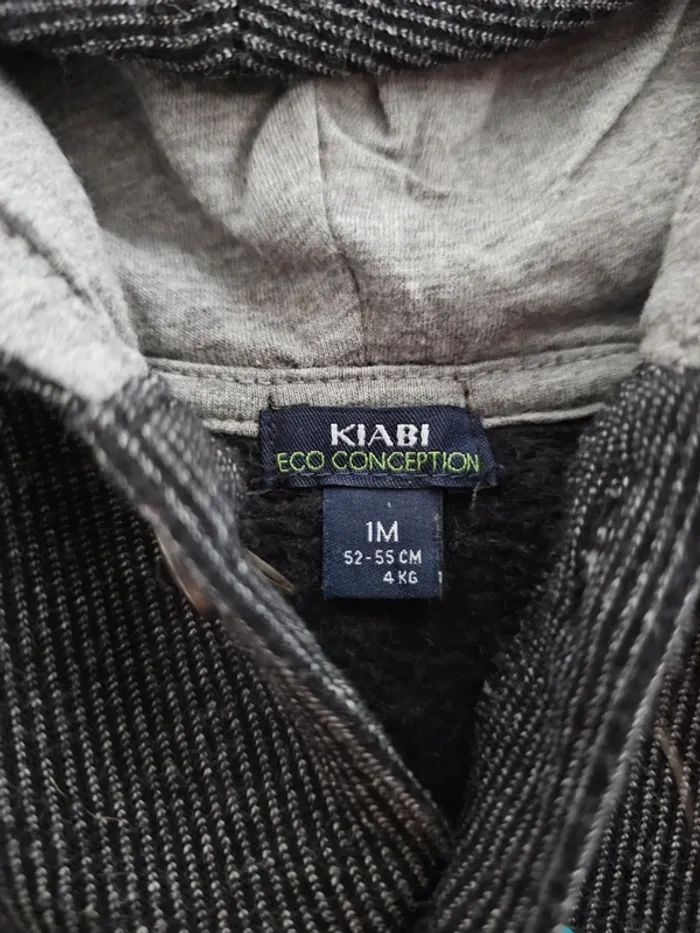 Vêtements 1 mois, pyjama, bodie,veste - photo numéro 3
