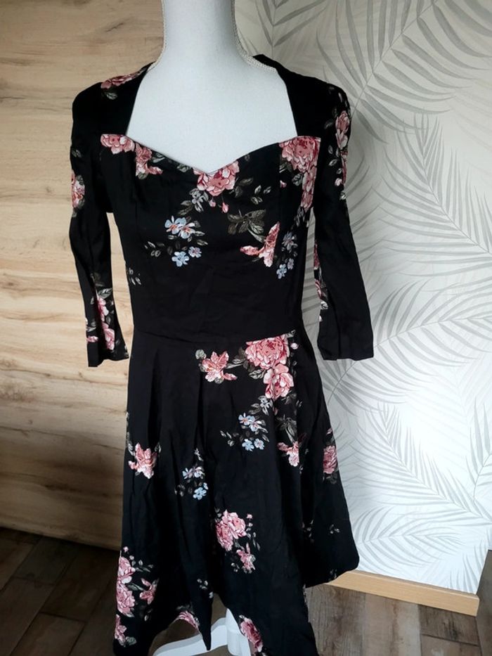 Sublime robe vintage taille 40 noir et fleur - photo numéro 2