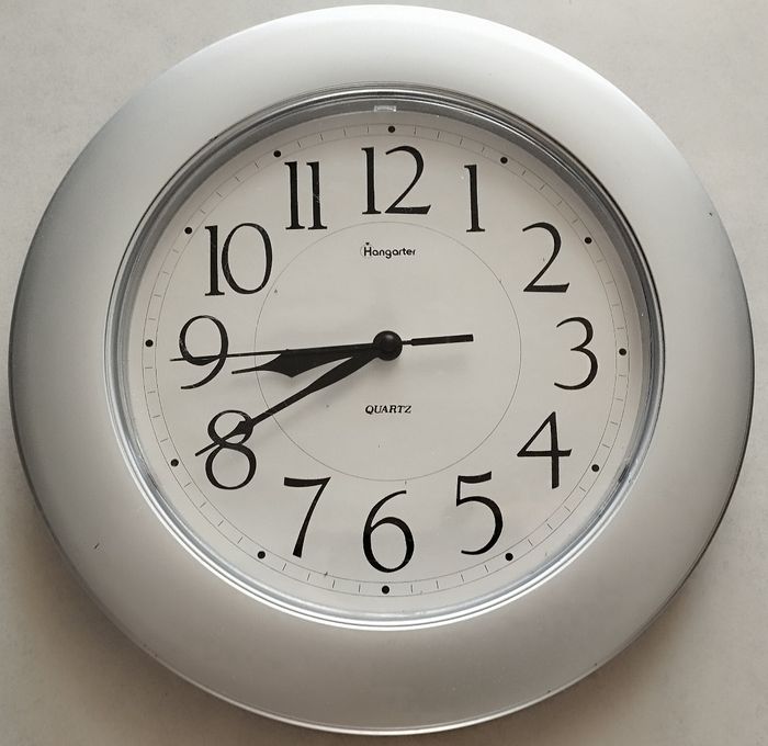 Horloge de la marque Hangarter, en très bon état