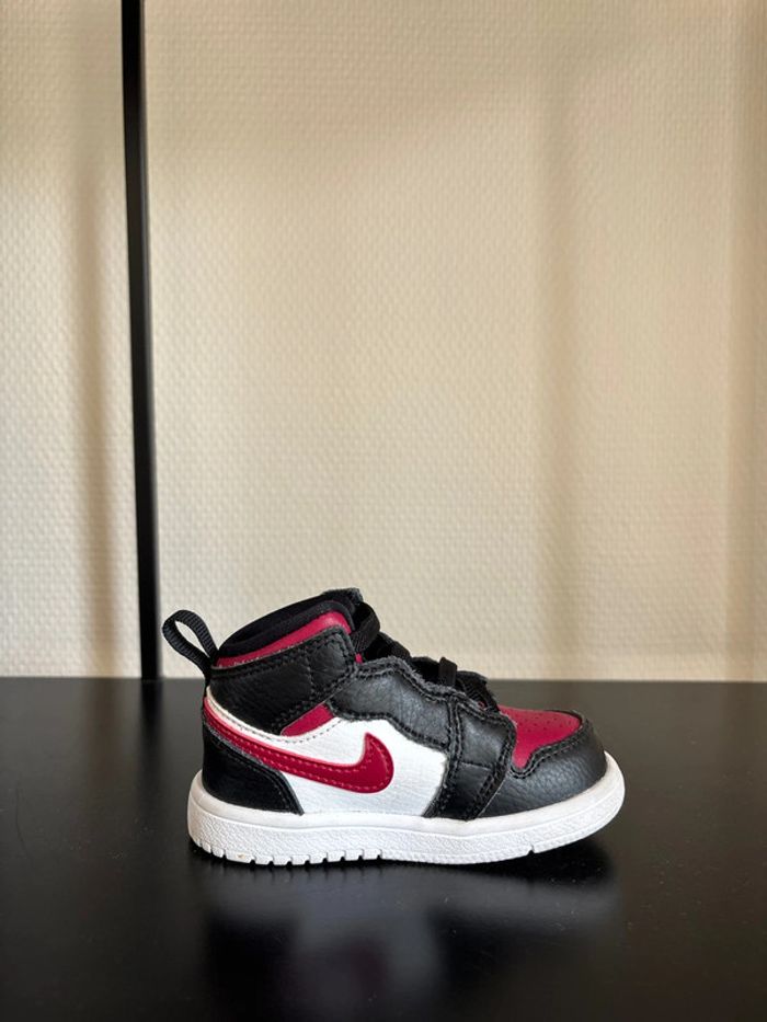 Nike Air Jordan Bébé taille 21 - photo numéro 2