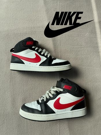 Nike court Borough Mid 2 noir et blanc homme taille 39 en très bon état