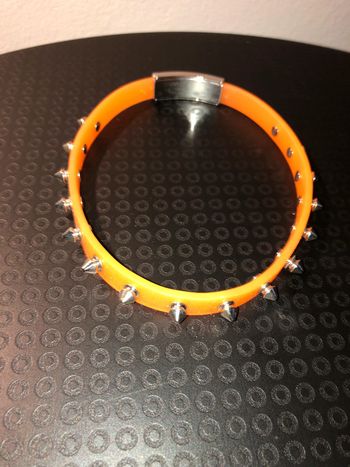 🌺 collier ras de cou clous orange et métal argenté