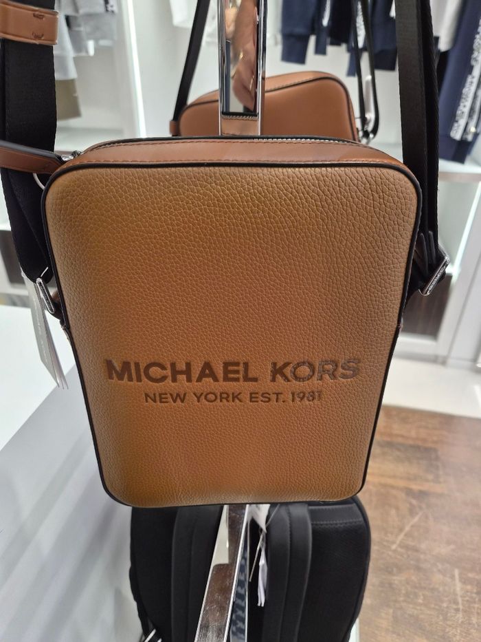 Sac bandoulière Michael Kors – Marron – Neuf avec étiquette - photo numéro 3
