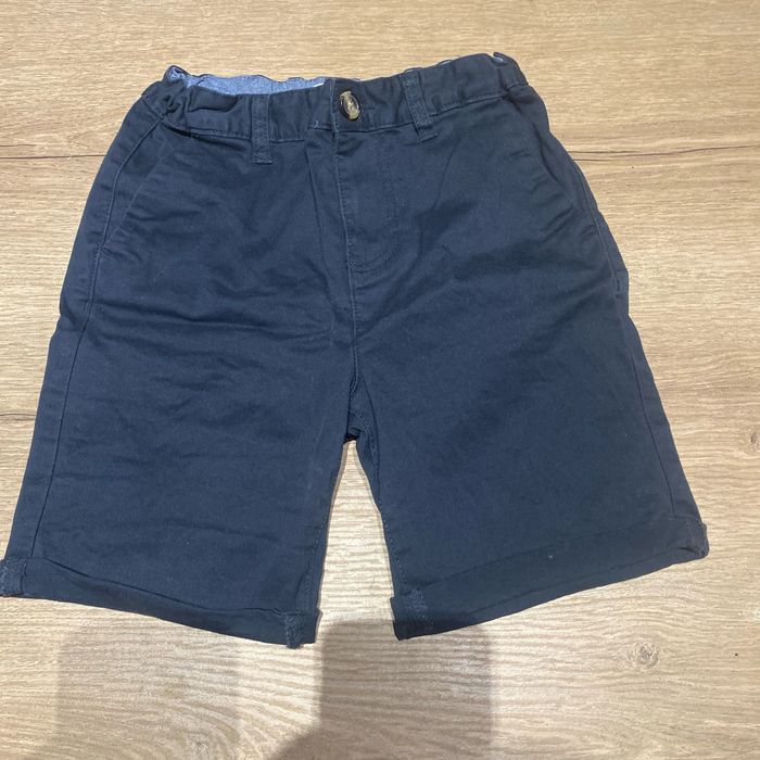 Short chino