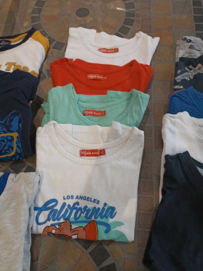 Lot vêtements 5ans - photo numéro 3