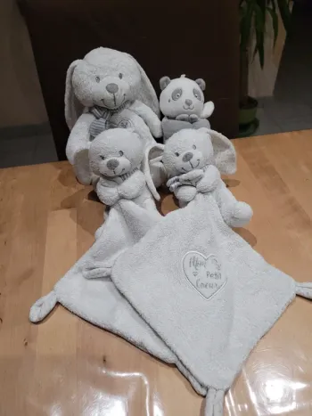 Lot 4 doudou
