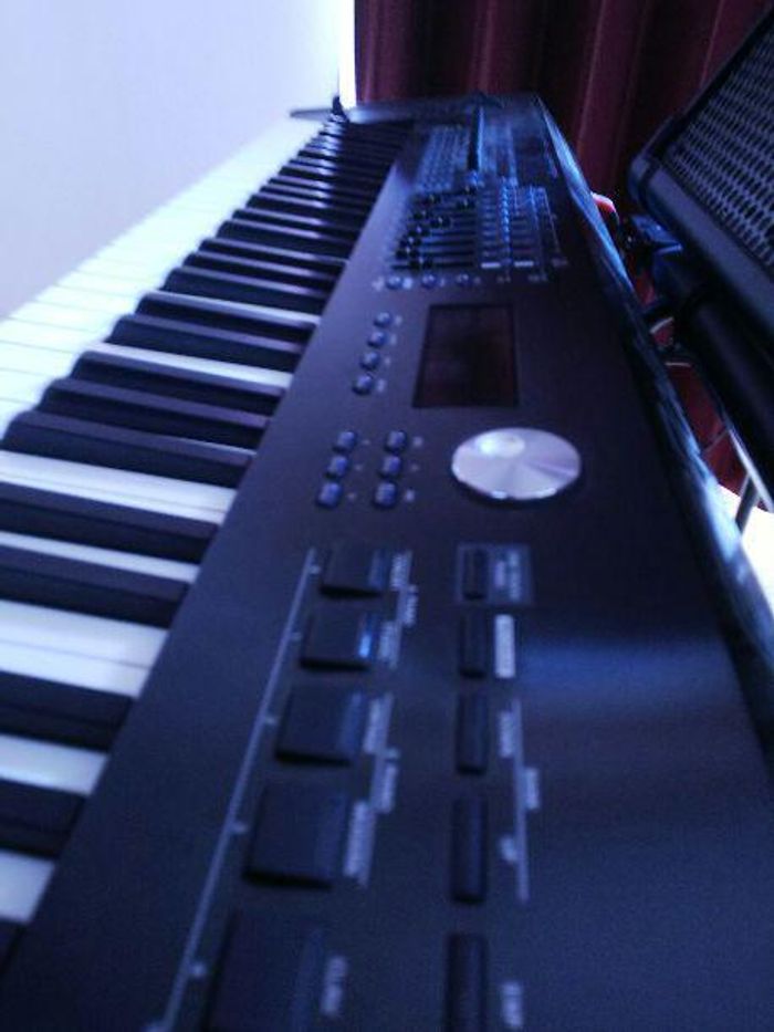 Roland RD-2000 Piano de scène numérique avec 88 touches lourdes et pédale Japon - photo numéro 10