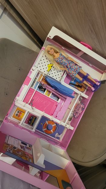Dressing barbie