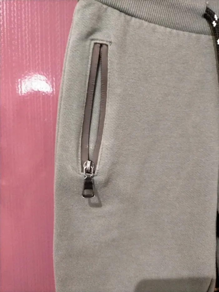 Pantalon jogging 8 ans ( 128 cms) - photo numéro 4