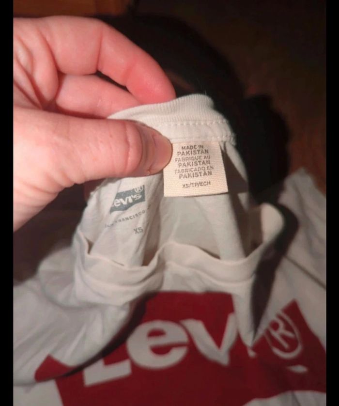 T-shirt taille XS Lévis - photo numéro 4