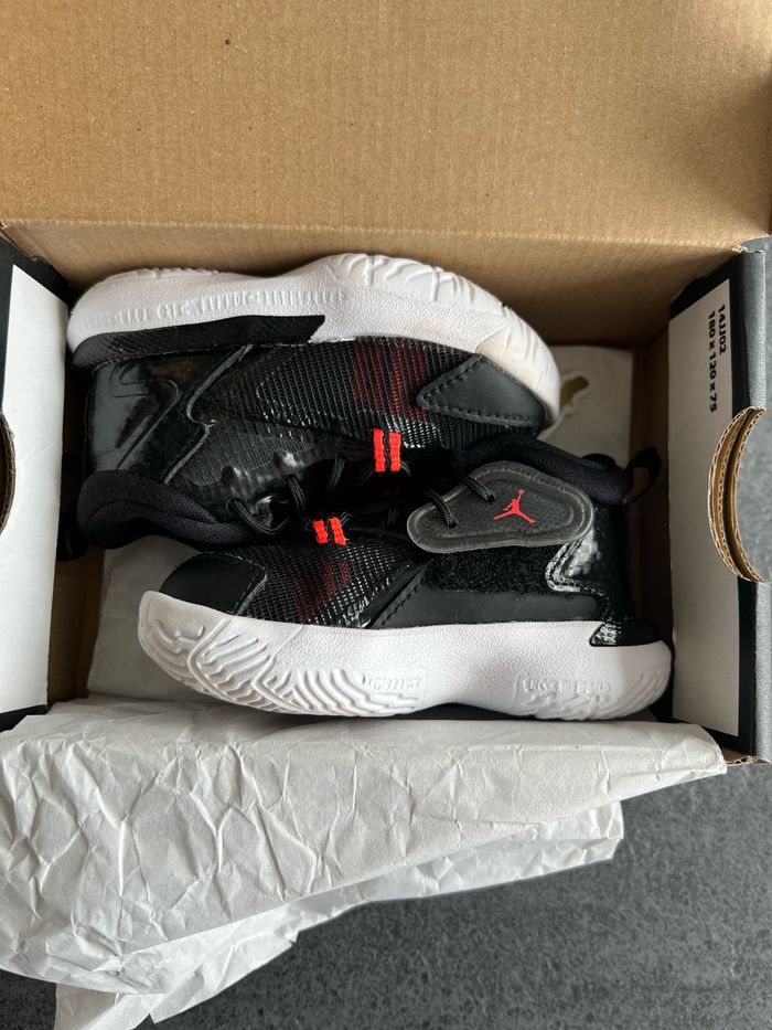 Baskets air Jordan pointure 19.5 - photo numéro 6