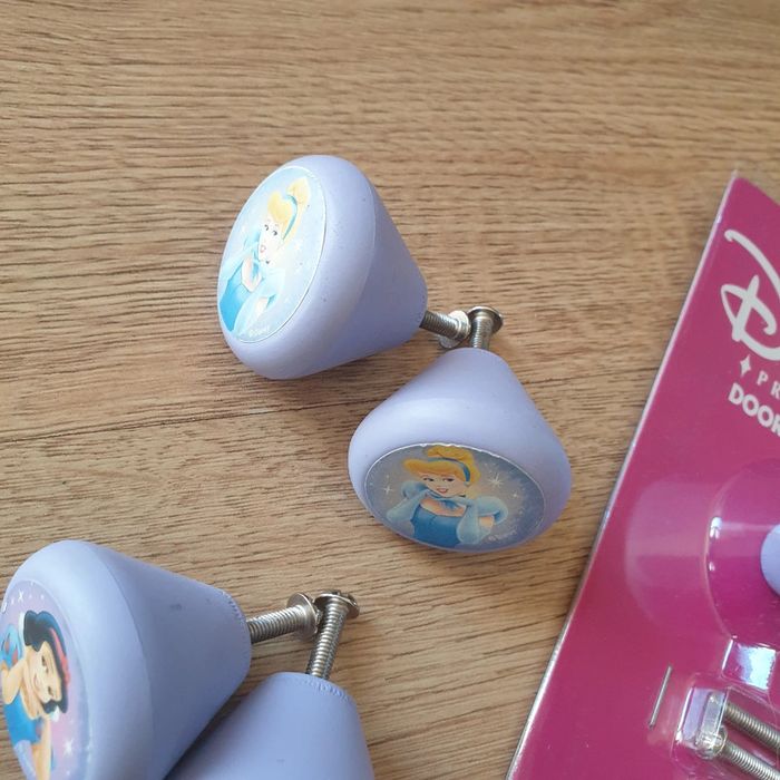 🧸 Boutons style enfant en plastique finition Disney Cendrillon & Blanche-Neige 🧸 - photo numéro 3