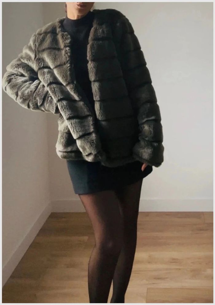 Manteau en fausse fourrure vert kaki - Minimum - taille 42 - très bon état