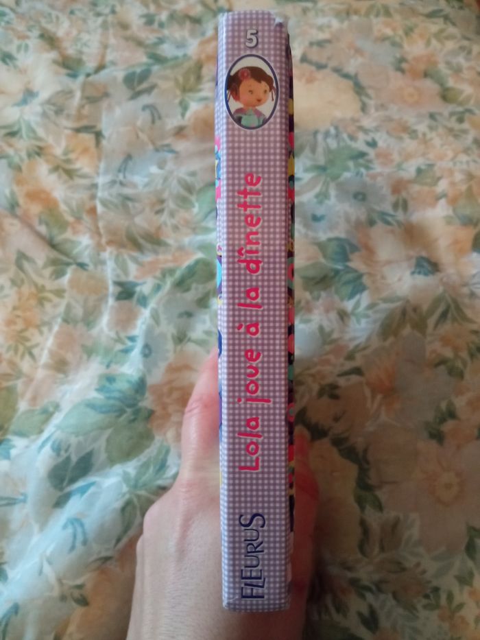 P'tite fille, Lola joue à la dînette - photo numéro 3