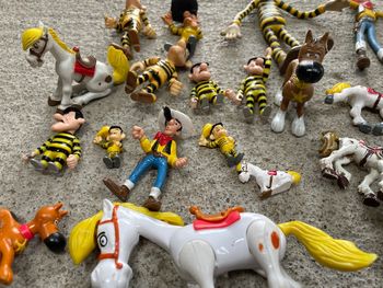 Lot Figurines Lucky Luc