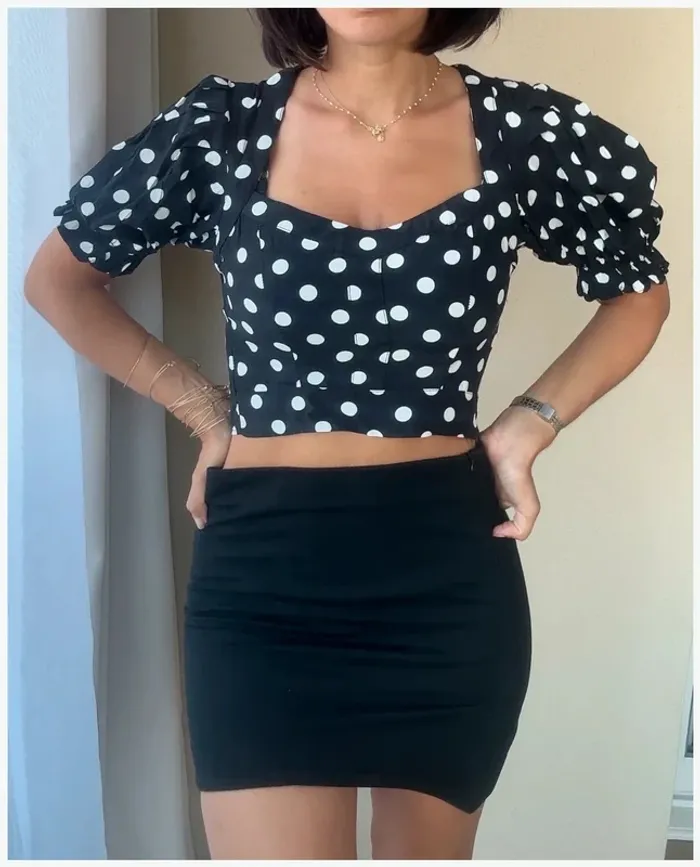 Haut Zara court à pois XS très bon état