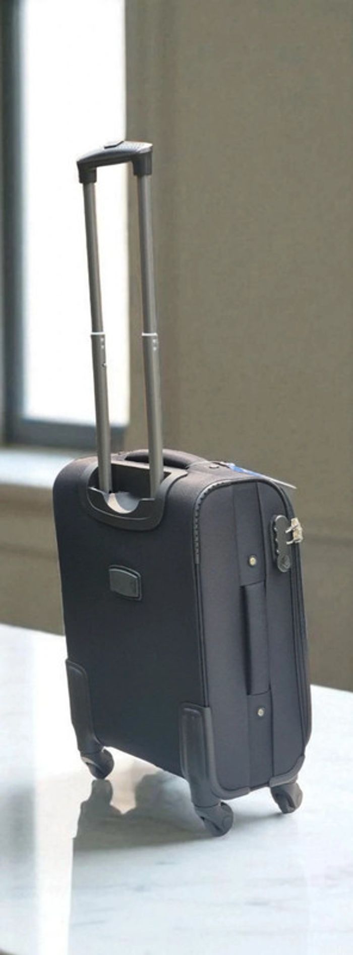 Valise cabine 55 cm en tissu noir neuve - photo numéro 2