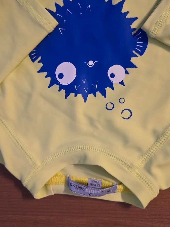 💙🤩😍Teeshirt UV ,  shorts de bain,tee shirt ml  12 mois garçon 😍🤩💙 - photo numéro 8