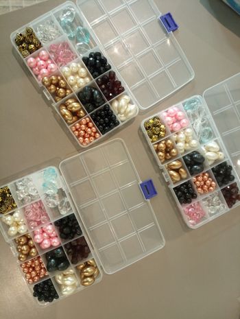 3 boîte de 218 perles chacune pour bijoux