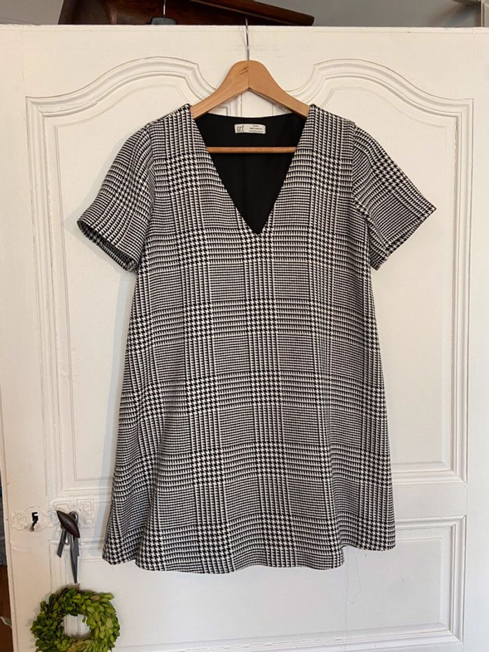 Robe courte Zara à carreaux noirs et blancs taille M - photo numéro 2