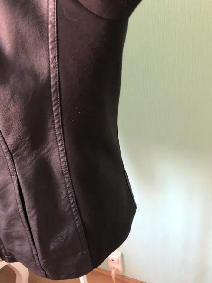 Joli veste en simili - photo numéro 3