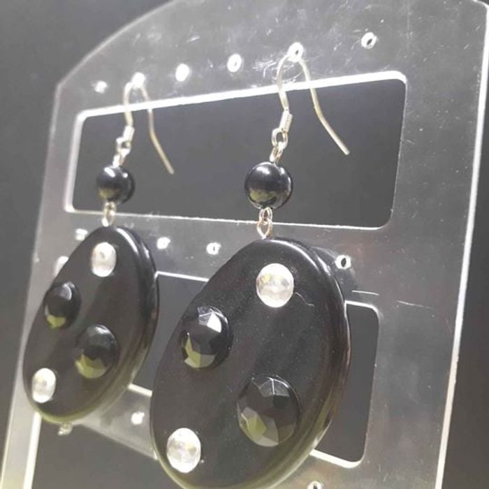 Boucles d'oreilles ovales avec ronds noir - photo numéro 4