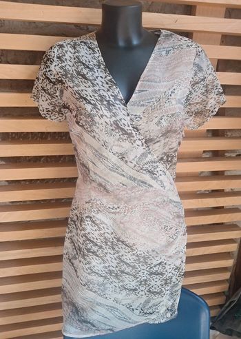 Les petites bombes robe été T 40 neuve