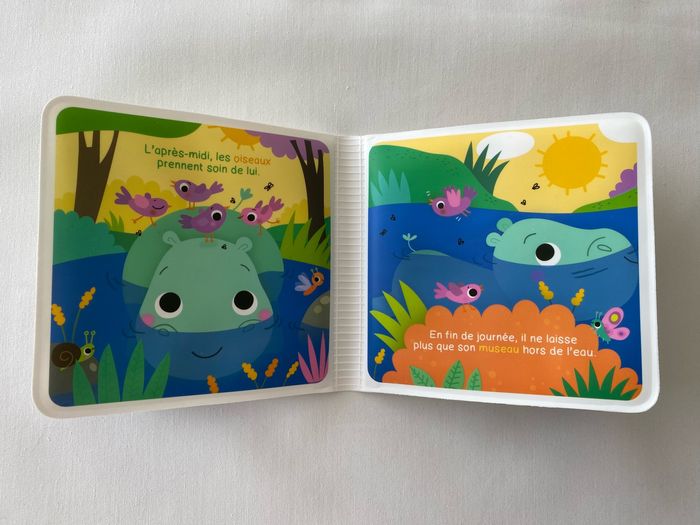 Livre pour le bain Timo, un hippo qui aime l’eau Auzou - photo numéro 2