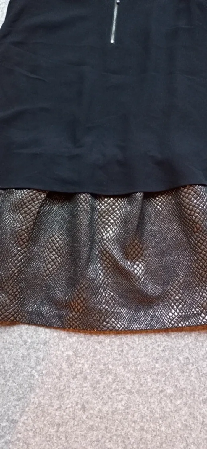 Promod robe noire et dorée - photo numéro 4