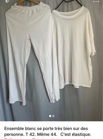 Ensemble blanc. Haut et pantalon