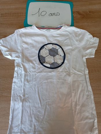 T shirt football