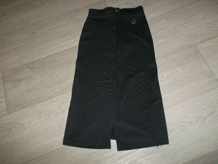 Jupe CREATEUR PARIS longue gris anthracite liseré blanc 6 ans TBE