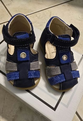 NEUVES non portées 🏷🥰🤩💙 sandales cuir pointure 18 garçon 💙🤩