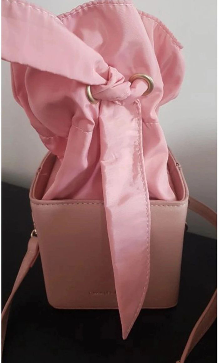 🌺 NEUF sac seau rose avec chaîne - photo numéro 4