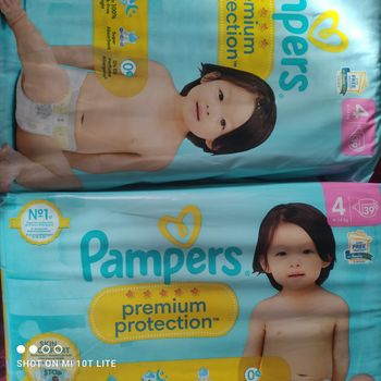 Couches pampers premium protection 