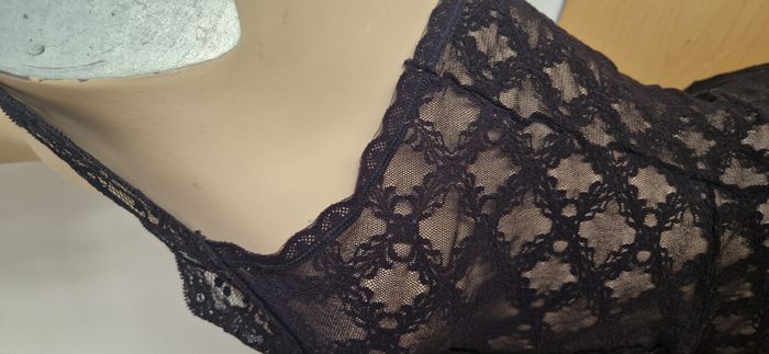 Body en dentelle - Taille M - TB état - photo numéro 2