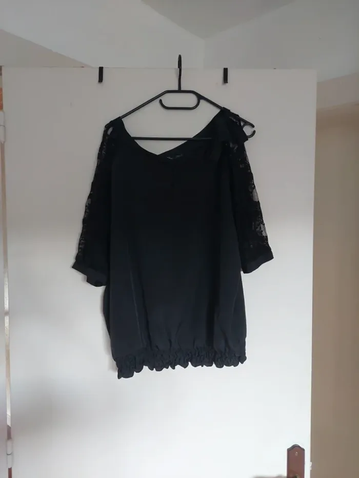 Blouse dentelle noire - photo numéro 3