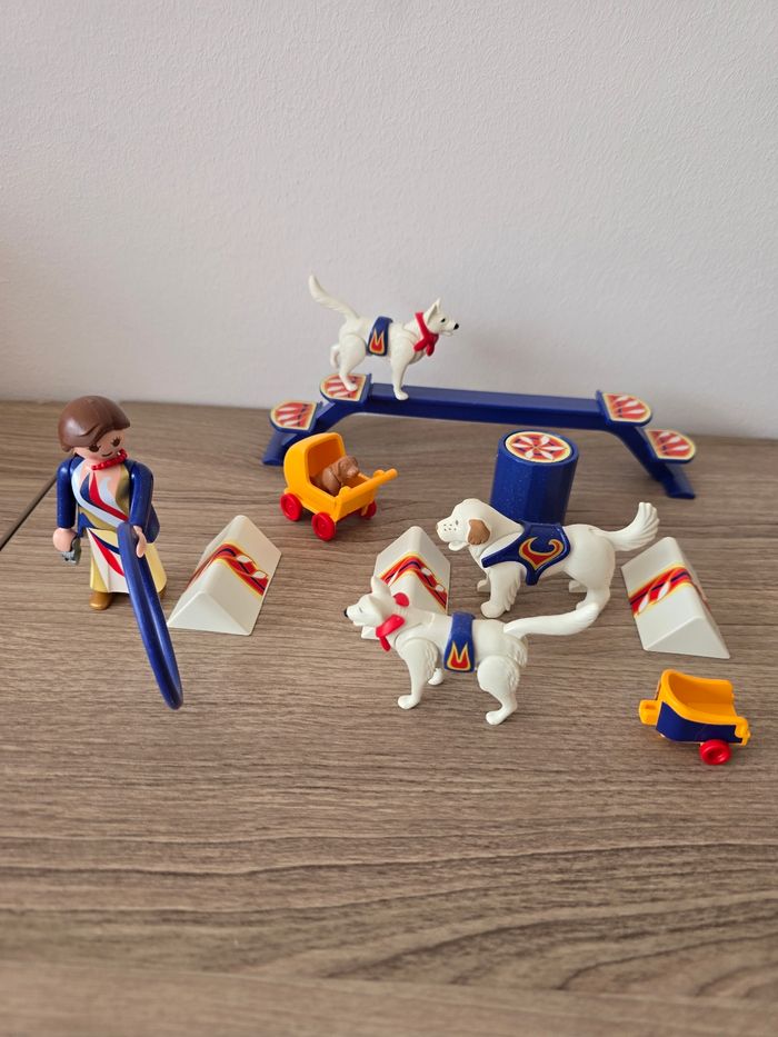 Lot playmobil les chiens du cirque
