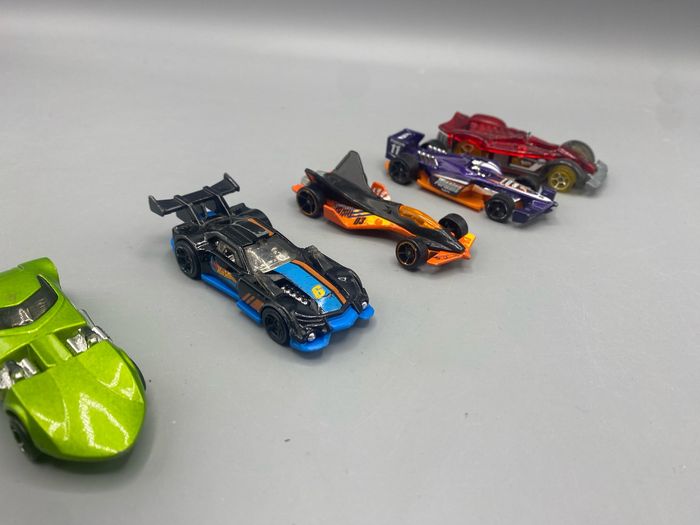 Lot de 5 voitures Hotwheels - photo numéro 2