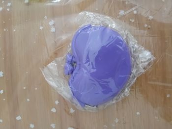 Mini porte monnaie violet en silicone neuf