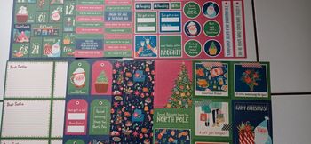 Lot de 7 feuilles scrapbooking Noël bleu vert et rouge